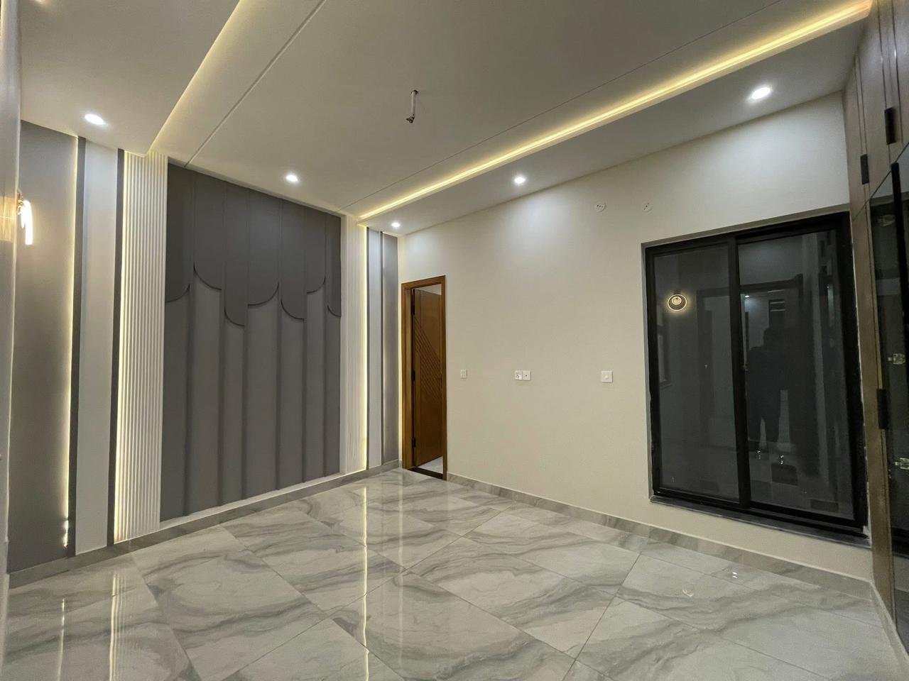 Modern Hallway Transition